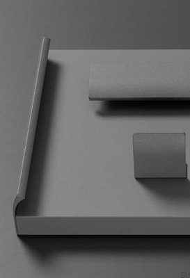 Edge Straight 100 aluminiumgrå möbelhandtag