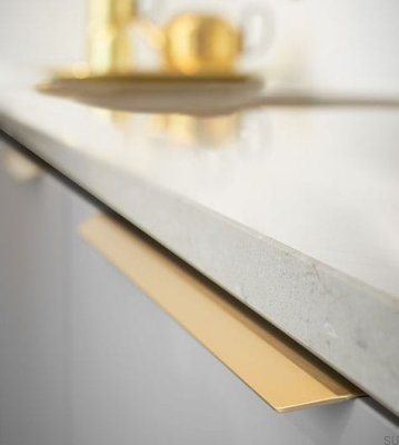 Blaze 2 2x160 Edge Möbelhandtag Aluminium Borstad Guld