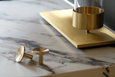 Möbelknopp Sture 28 Borstad mässing Omålad
