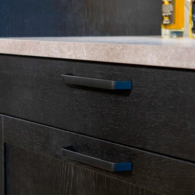 Avlångt möbelhandtag Frank 160 Metallsvart