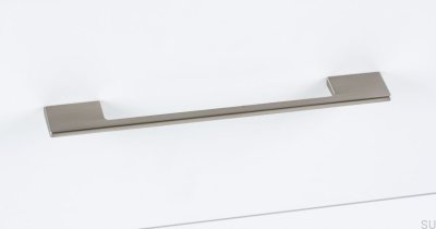 Dino 96/128 avlångt möbelhandtag Borstad nickel