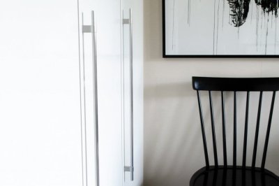 Längsgående möbelhandtag Line Big 592, Stål, Borstad