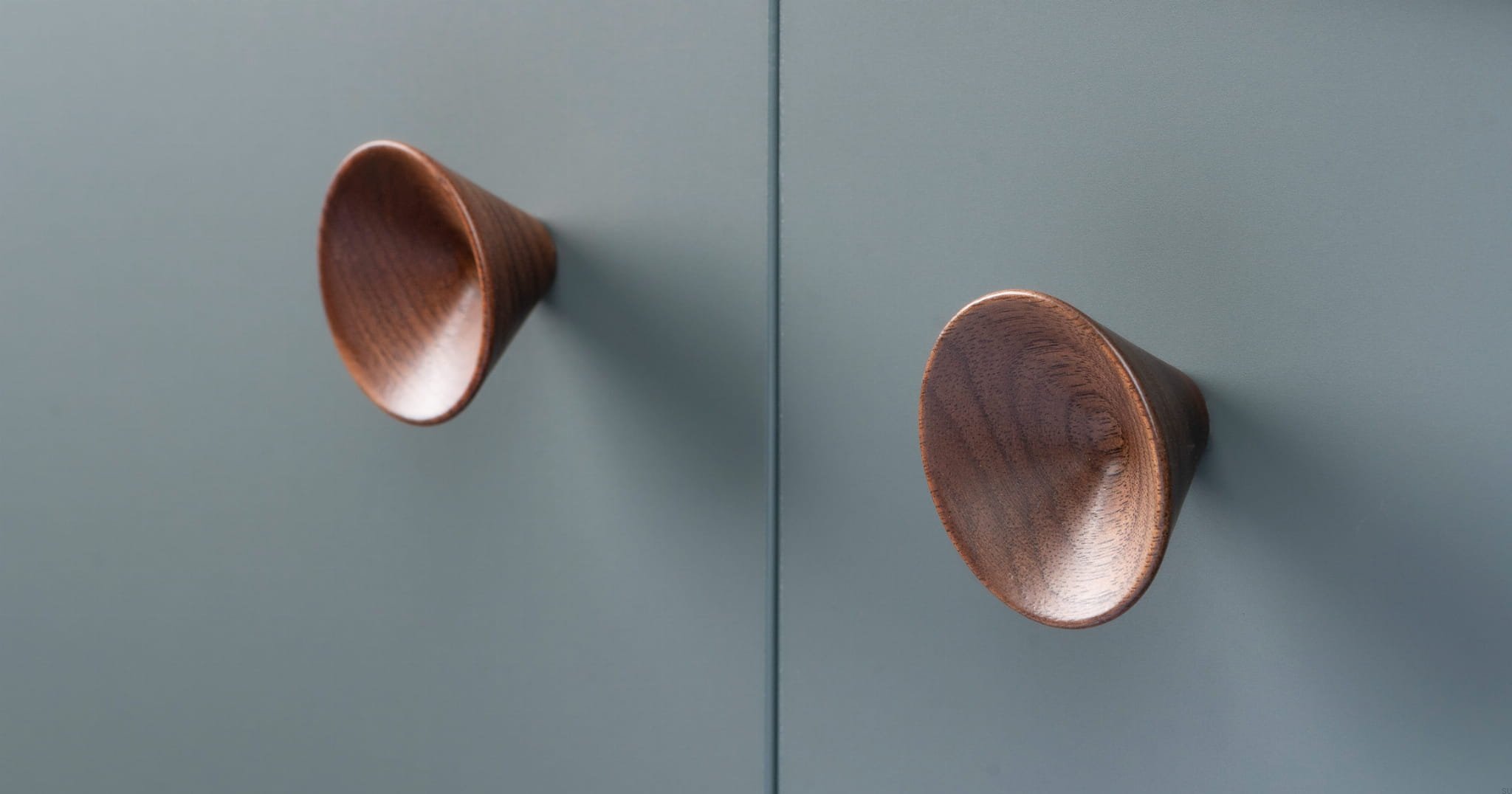 1-0538-CONIC-WOOD-walnut-konb.jpg