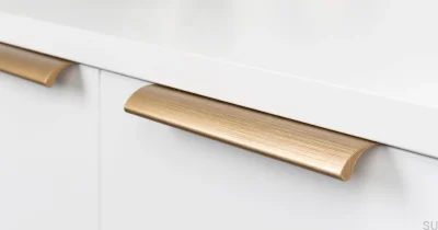 Ona 256 Edge Möbelhandtag Borstad Guld Anodiserad