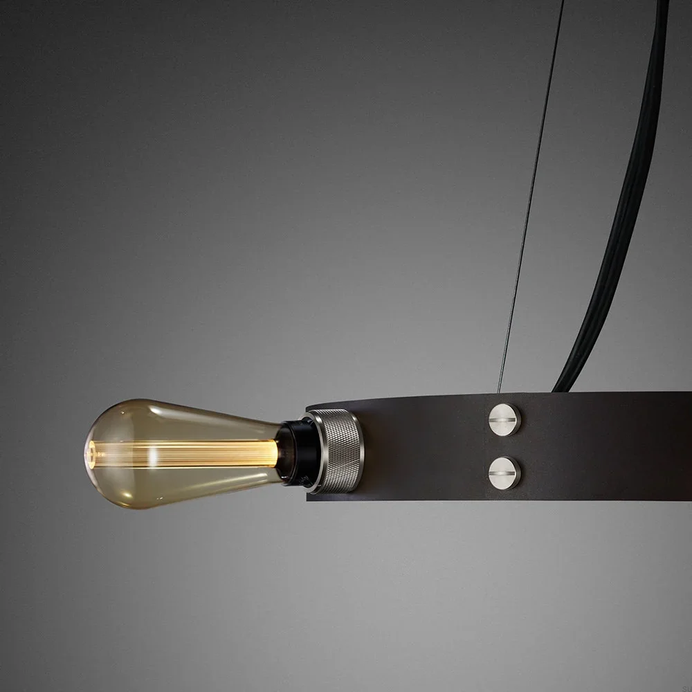 buster-_-punch-hero-light-graphite-steel-with-bb-gold-closeup_2.webp