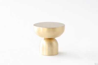 Kokeshi 3032 möbelknopp, borstad mässing, olackerad