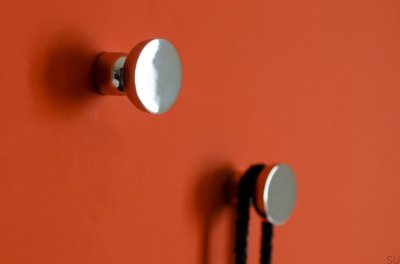 Kokeshi 3032 möbelknopp i polerat stål
