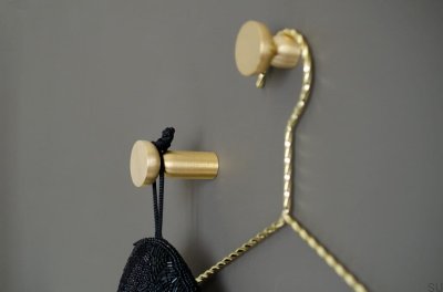 Kokeshi 3052 vägghängare, borstad mässing, omålad