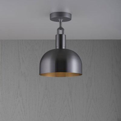 Lampskydd i metall med mellanstor skärm