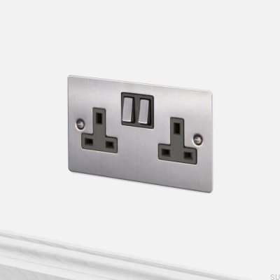 Dubbeluttag Typ G UK 2G Stål Silver Brittisk Standard