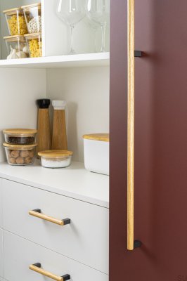 Eto 320 avlångt möbelhandtag i trä och grått aluminium