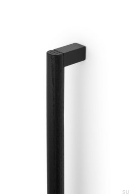 Eto 320 träsvart med avlångt möbelhandtag i svart aluminium