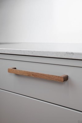 Avlångt möbelhandtag Sans 224 Wooden Walnut