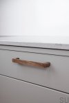 373282--Uchwyt-meblowy-podłużny-Sans-160-Drewniany-Orzech-Włoski-Beslag-Design-Skandynawskie-Uchwyty_2