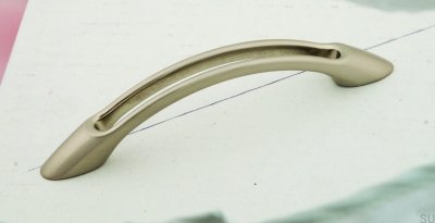Avlångt möbelhandtag 1026 96 Borstat silver