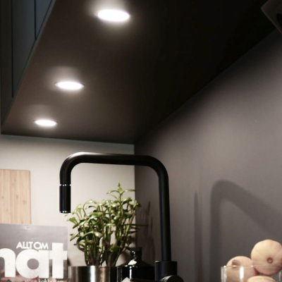 Stella Flat 24 3000K LED spotlight svart