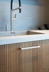 343345--Uchwyt-meblowy-podłużny-Inez-160-Srebrny-Szczotkowany-Beslag-Design-Skandynawskie-Uchwyty_2