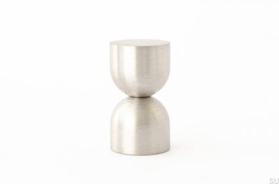 Kokeshi 1832 möbelknopp i borstat stål