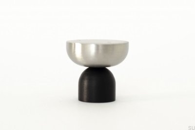 Kokeshi Mix 3032 Aluminium Svart med möbelknopp i borstat stål