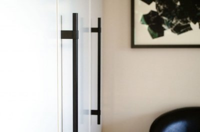 Långt möbelhandtag Line Big 342 Aluminium svart