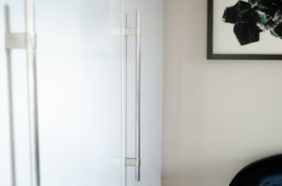 Längsgående möbelhandtag Line Big 342 Borstat rostfritt stål