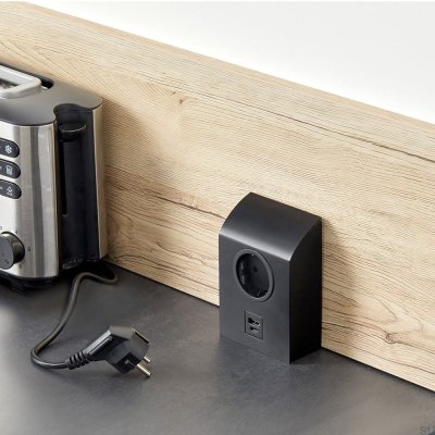 Enkel USB-uttag Mini Born Mattsvart