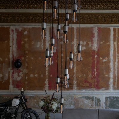 Heavy Metal Cascade Chandelier (valbar på begäran)