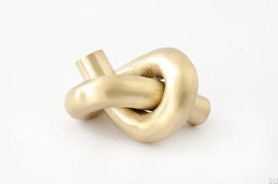 Knot 50 möbelknopp, borstad mässing, olackerad