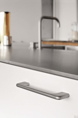 Doppia 128+160 längsgående möbelhandtag, aluminium, silver