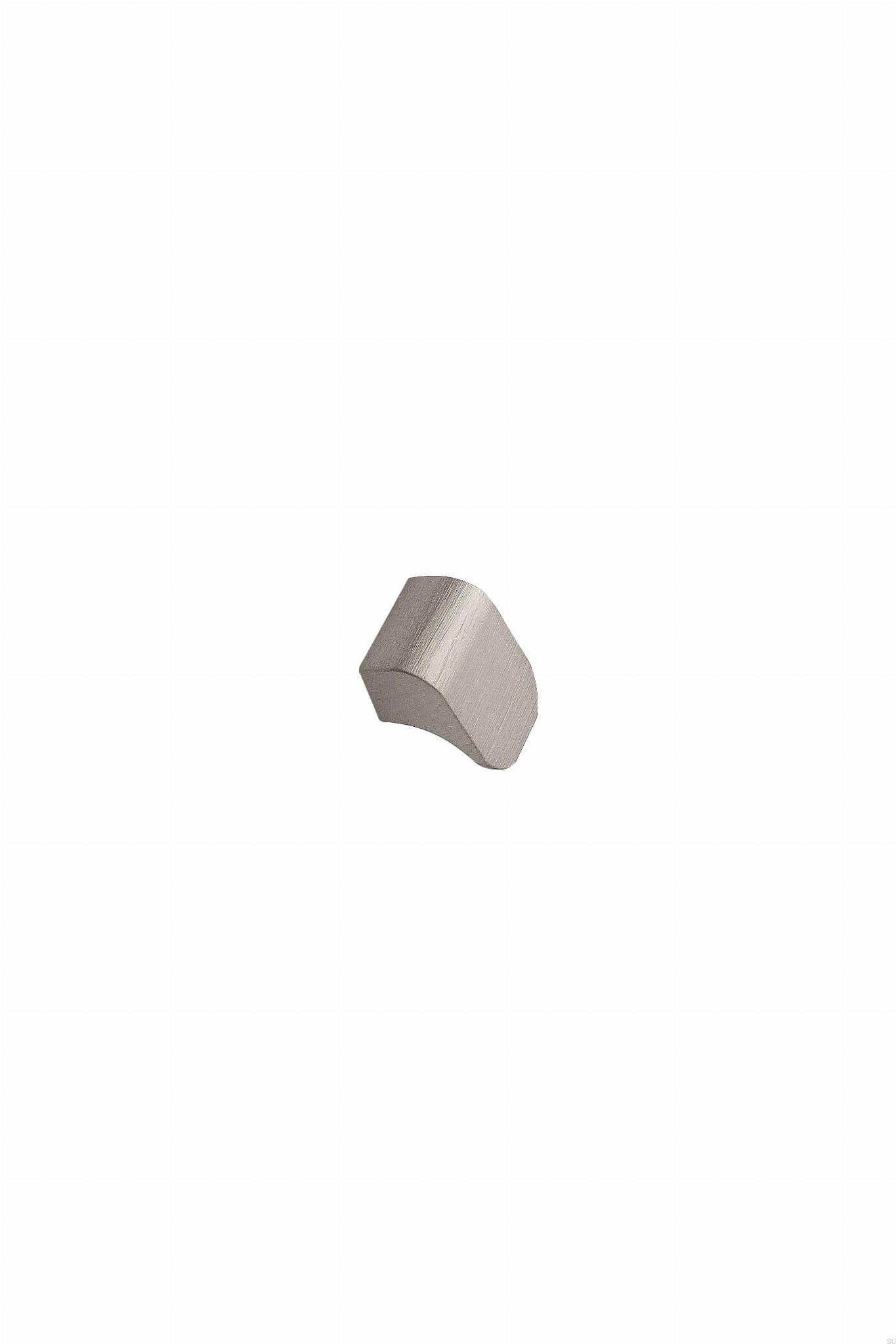 434320016-66--Uchwyt-meblowy-podłużny-Fall-16-Aluminiowy-Srebrny-Furnipart-Skandynawskie-Uchwyty_1