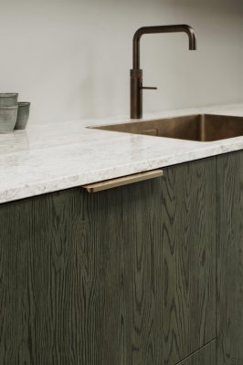 Kant möbelhandtag Comet 160 Aluminium Matt Guld