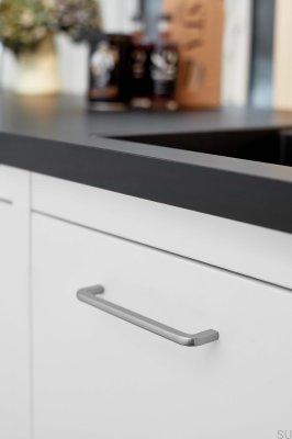 Kompakt 160 metall silver långsträckt möbelhandtag