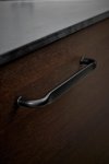 549720160-99--Uchwyt-meblowy-podłużny-Gate-160-Metalowy-Czarny-Mat-Furnipart-Skandynawskie-Uchwyty_2