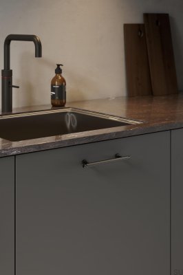 Villa 128 Gun-Metal avlångt möbelhandtag