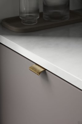 Edge Straight 40 Aluminium Antik Guld Möbelhandtag