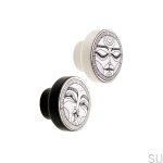 E_27-WH-E--Gałka-meblowa-Faces-Black&White-40-Drewniana-Dębowa-Emaliowana-Biała-(wzór E)-Dot-Manufacture-Skandynawskie-Uchwyty_2