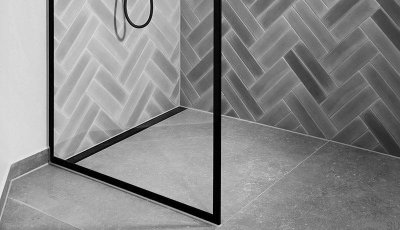 Duschglas med svart ram GlassLine 1000