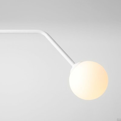Vit hängande lampa i ren metall