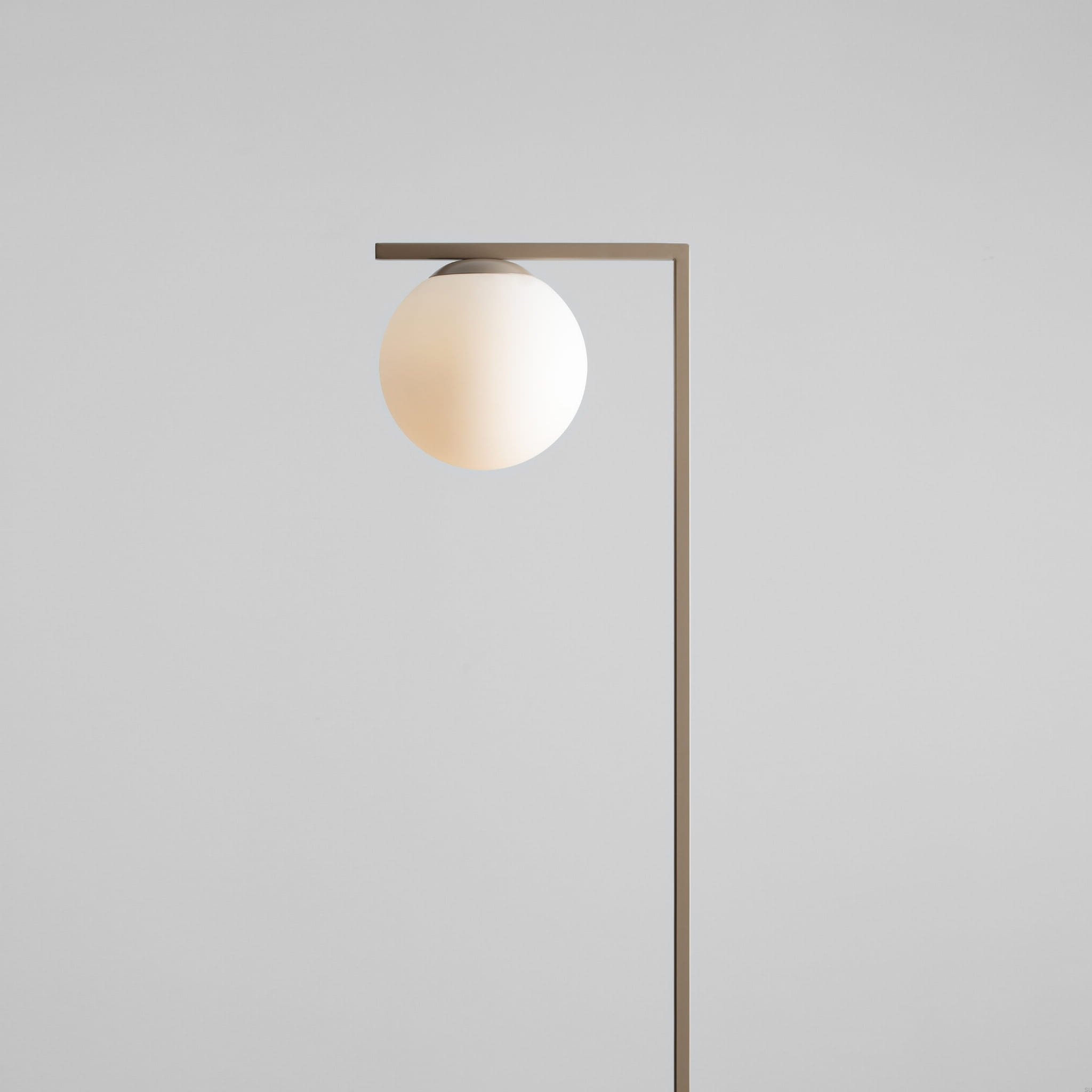 1038A17_1--Lampa-stojąca-Zac-Metalowa-Beżowa-Artera-Skandynawskie-Uchwyty_2