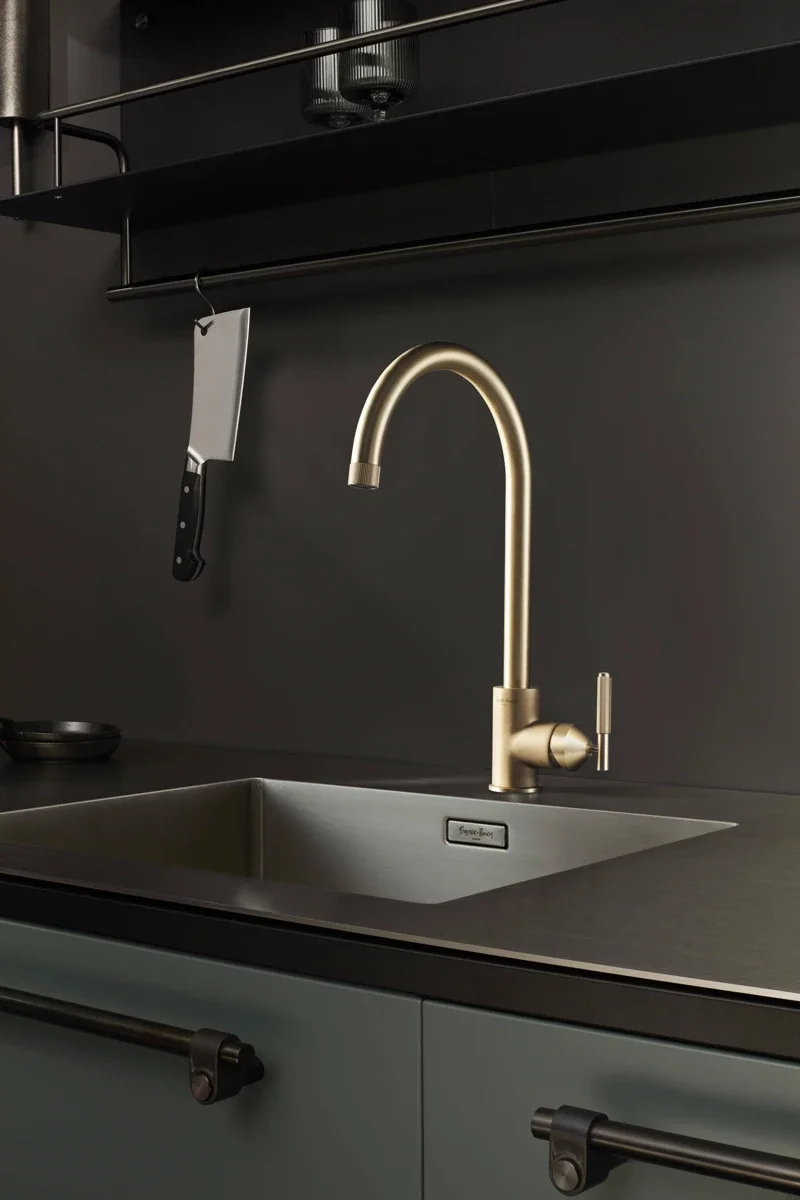 C0-074236--Bateria-kuchenna-Mixer-Linear-Stal-Standard-Europejski-Buster-and-Punch-Skandynawskie-Uchwyty_5