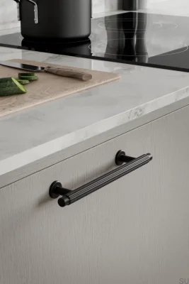 Villa 192 avlångt möbelhandtag, metall, mattsvart