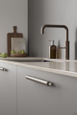 Lucente 1088 avlångt möbelhandtag, aluminium, matt silver