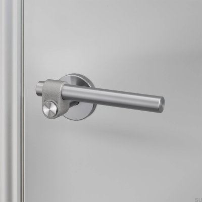 Dörrhandtag i gjutet stål 38 i silver