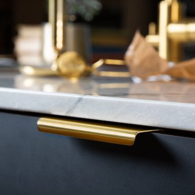 Kant möbelhandtag Lip 120 Golden Brass, polerad, lackad